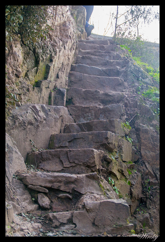 Escalera a la Cascada del Hervidero en San Agustín de Guadalix