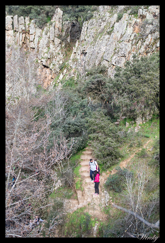 Escalera a la Cascada del Hervidero