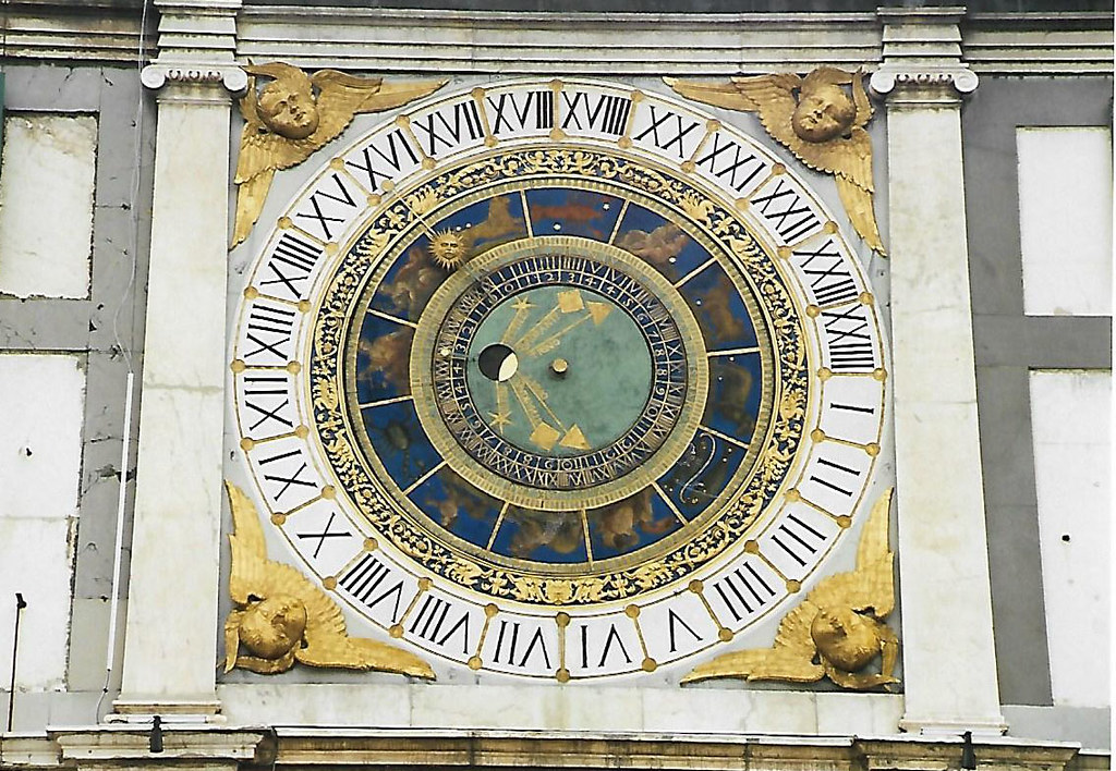 Brescia, Piazza della Loggia, Torre dell'Orologio, clock face