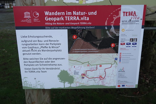 Informationstafel zu Rundwanderweges „TERRA.track  – Naturpfad Blüsenpatt“