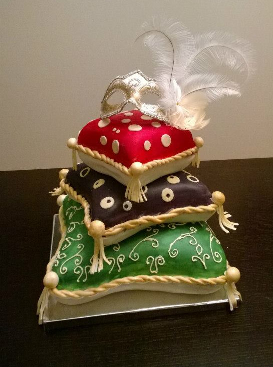 Three Pillows Cake by Sweet Essence