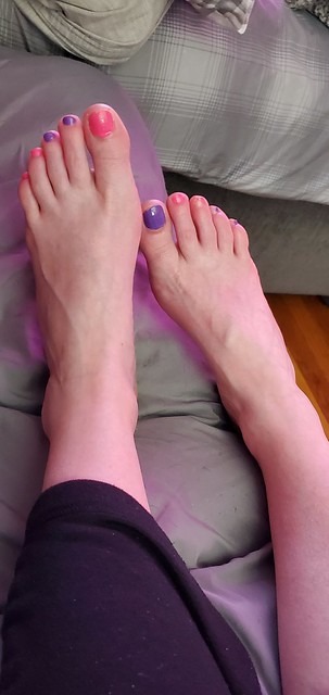 This morning's sleepy feet!!