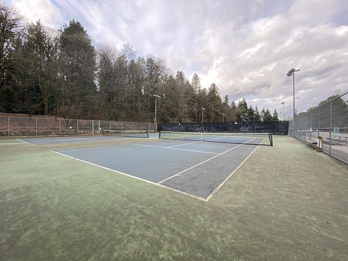 Woodland Park Lower Tennis Courts