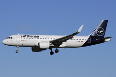 Lufthansa A320-214 D-AIWC BCN 27/12/2021