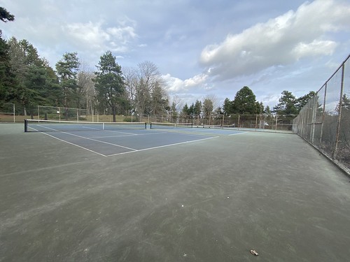 Woodland Park Upper Tennis Courts