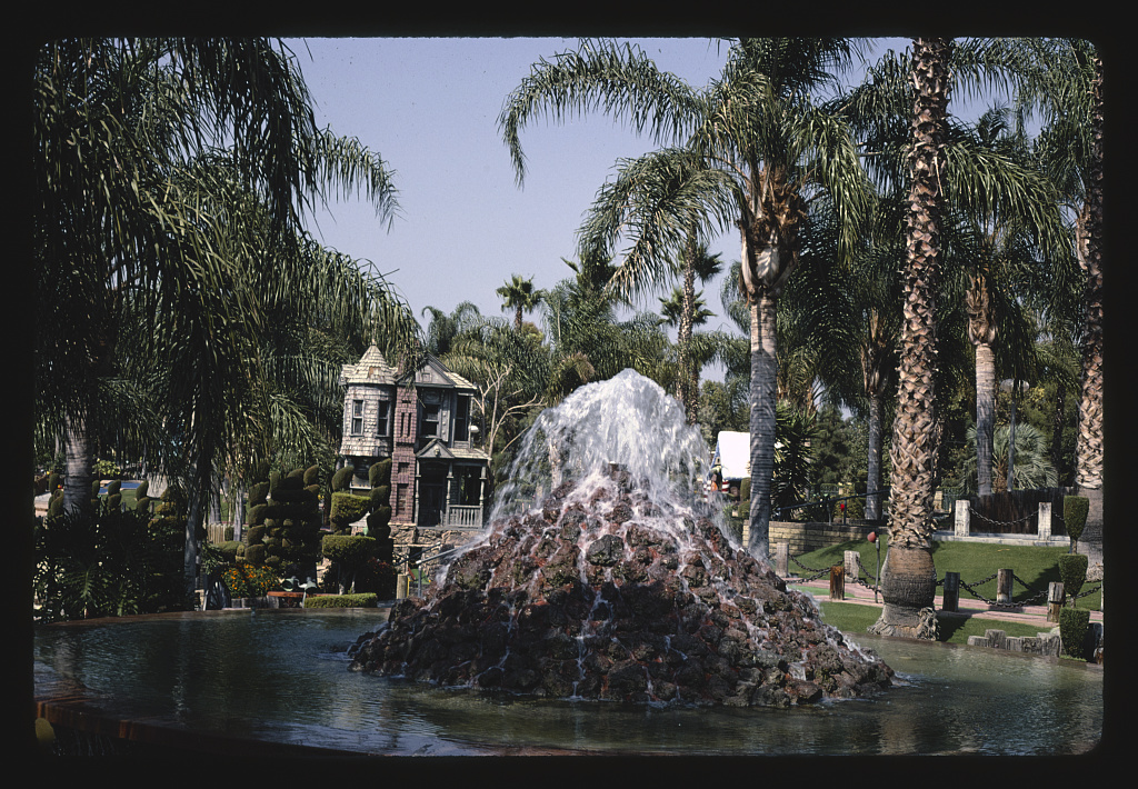 Fountain and haunted house, Castle Amusement Park mini golf, Polk Street, Riverside, California (LOC)