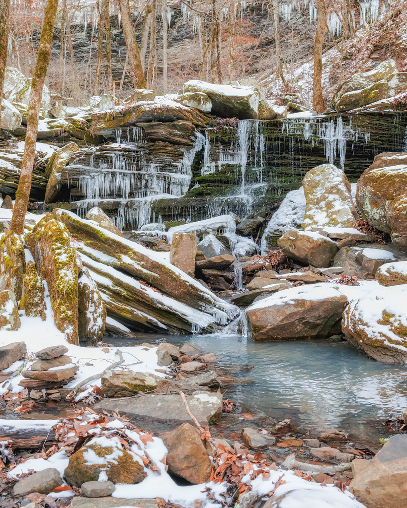 February snow. Lower Long Pool Falls. Arkansas. 2022.
