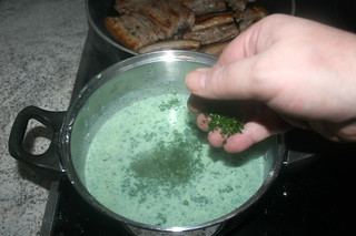 28 - Add hackled parsley / Gehackte Petersilie einstreuen