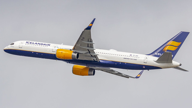 IcelandAir Boeing B757-200 TF-ISY 