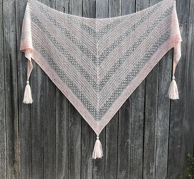 I saw this oh so pretty Romantika by Dominique Trad today! It is 50% off until Monday, February 14th! If you are planning on a Galentine’s cast on, this is a winner!