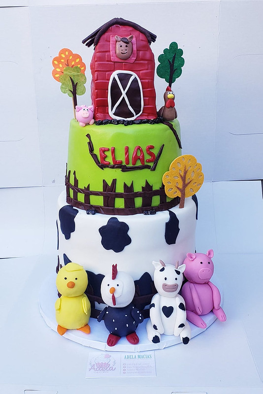 Cake by Adela Cupcakes