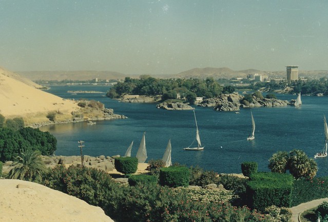 1990_Aswan_river Nile