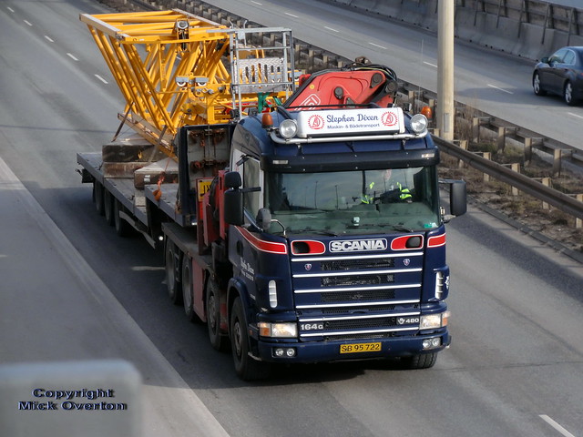 2001 SCANIA R164G  v8 SB95722 is very well turned out and doesnt look half of its age - it spent this weekend moving crane sections around Copenhagen
