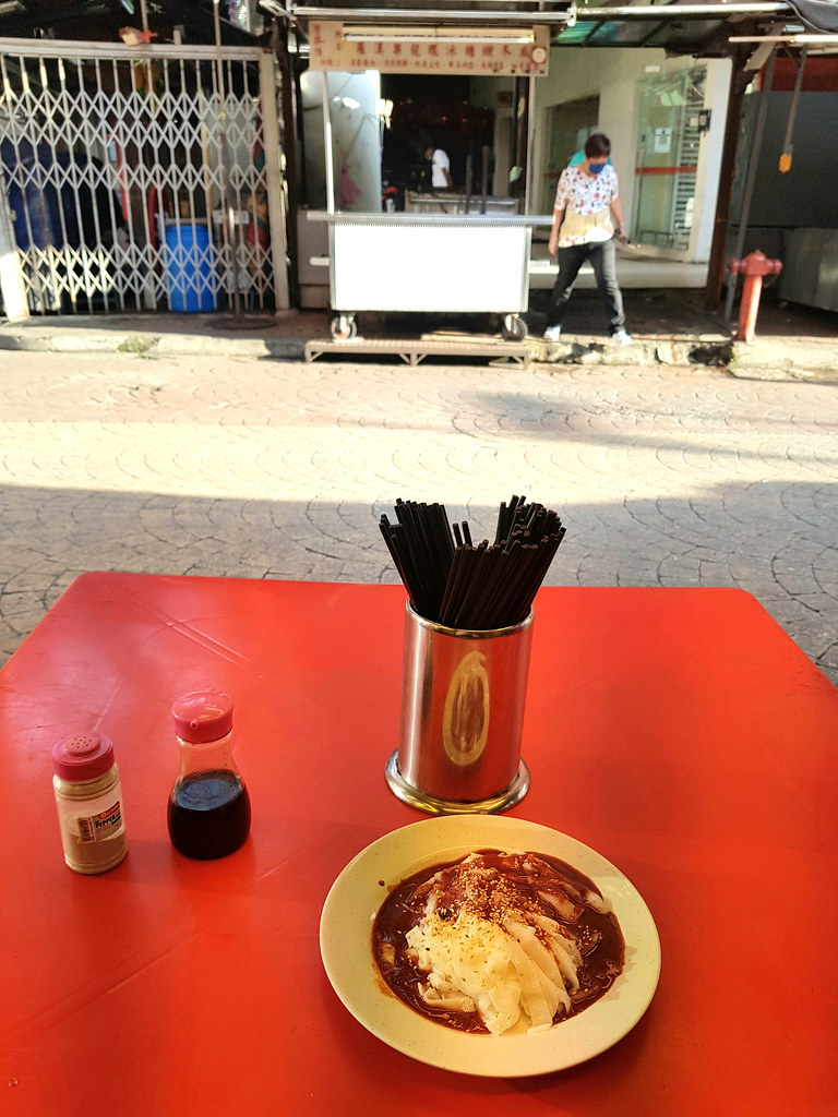 紅醬招牌豬腸粉 Chee Cheong Fun with Red Sauce rm$5 @ 裔記茨廠街豬腸粉 Yoi Kee Chee Cheong Fun & Porridge in 茨廠街 Jalan Petaling, 吉隆坡 KL