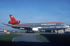 Northwest DC-10-30 N227NW AMS 20/03/2000