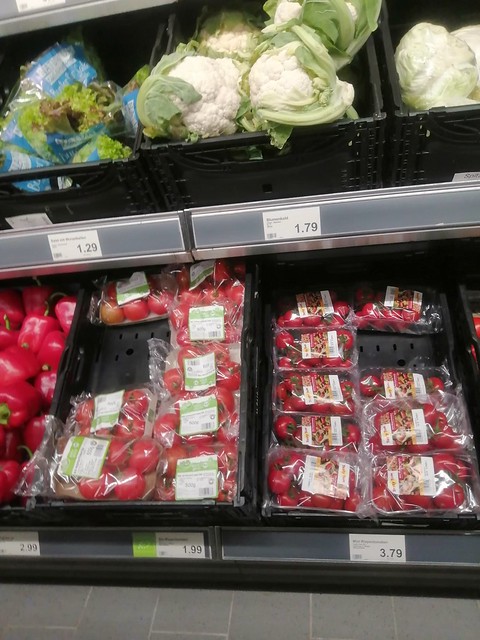 Tomatenpreis 3,79 € heute bei Aldi 📲Schnappschuss, vor Corona, war der Preis 1,99 € 😥.