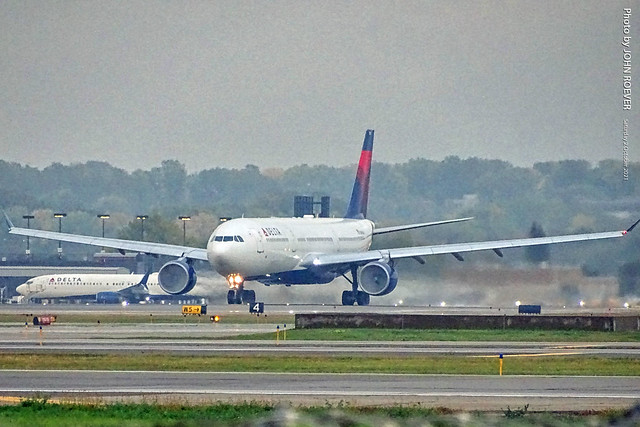Delta A330 takeoff from MSP (to Amsterdam), 2 Oct 2021