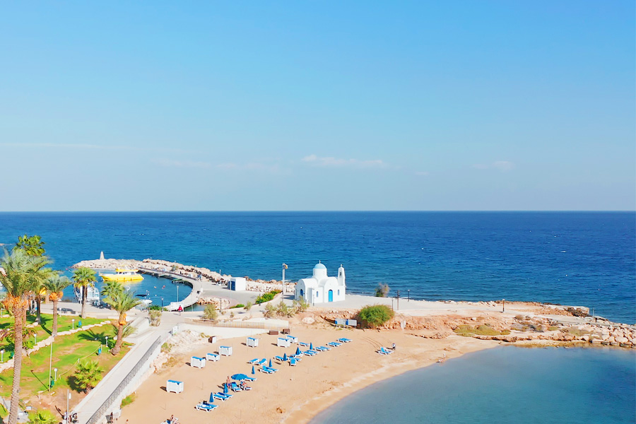 Пляж Каламиес, Кипр