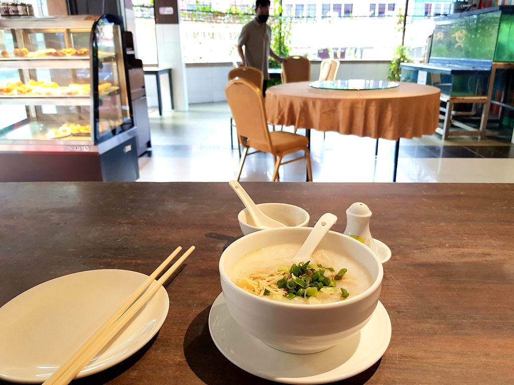 新鮮魚片粥 Porridge with fish slices rm$6.80 @ 文華軒小廚 Restoran Kitchen PJ SS20