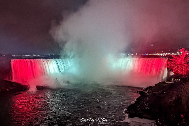Niagara Falls in Canadian Colours