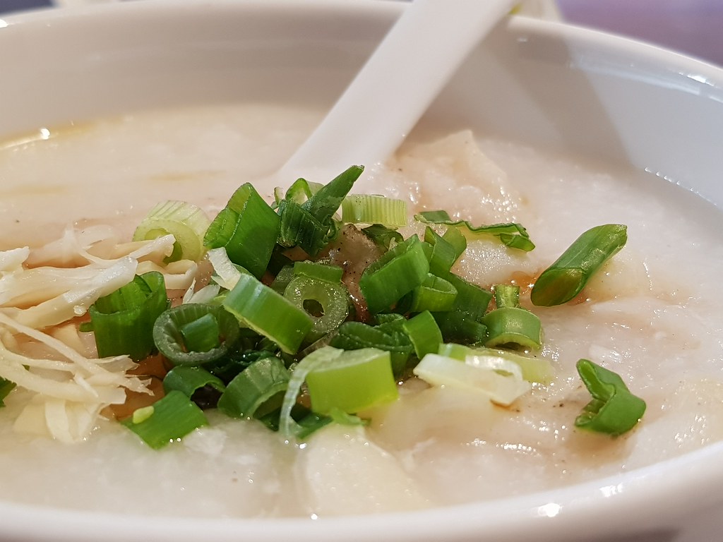 新鮮魚片粥 Porridge with fish slices rm$6.80 @ 文華軒小廚 Restoran Kitchen PJ SS20