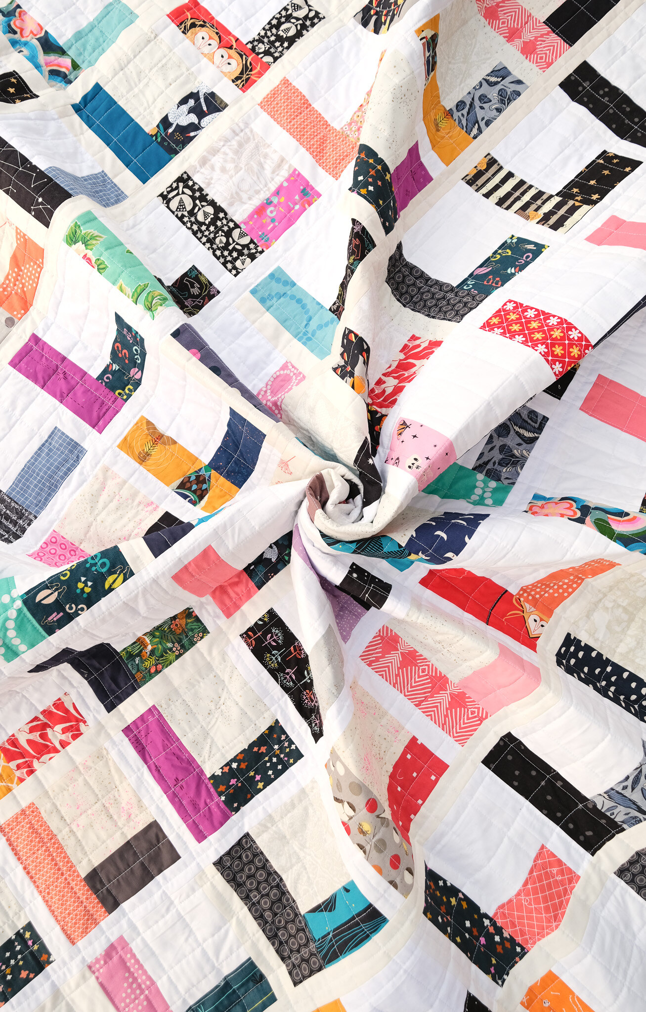 A Scrappy Freya Quilt - Kitchen Table Quilting