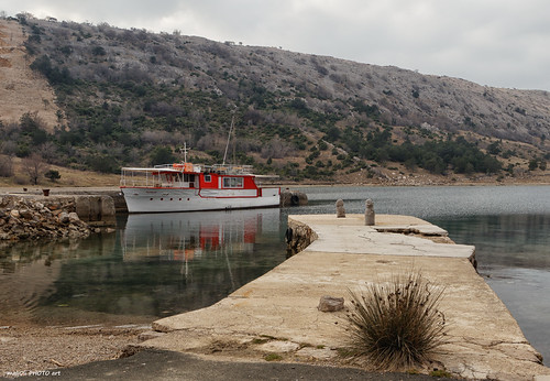 dock port harbor seaside shore coast boat ship landscape scape sea reflection croatia hrvatska europe canon adriatic