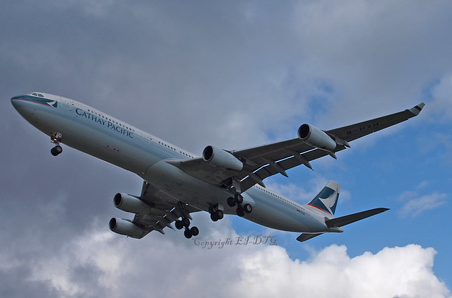Airbus A340-313 B-HXH Cathay Pacific