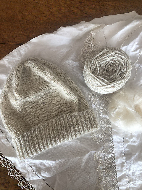 Karen (Kmae64) knit this Classic Cuffed Hat by Purl Soho using her first hand spun Ashford Corriedale Sliver held double with Garnstudio Drops Kid Silk.