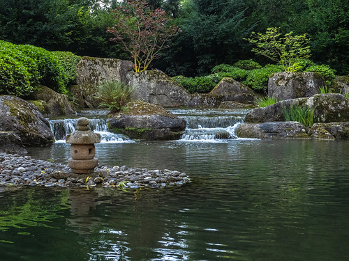 Japanischer Garten by Tobias Keller, Das Highlihght des Botanischen Garten Augsburg ist sicherlich der Japanische Garten. Diese vom Arch
