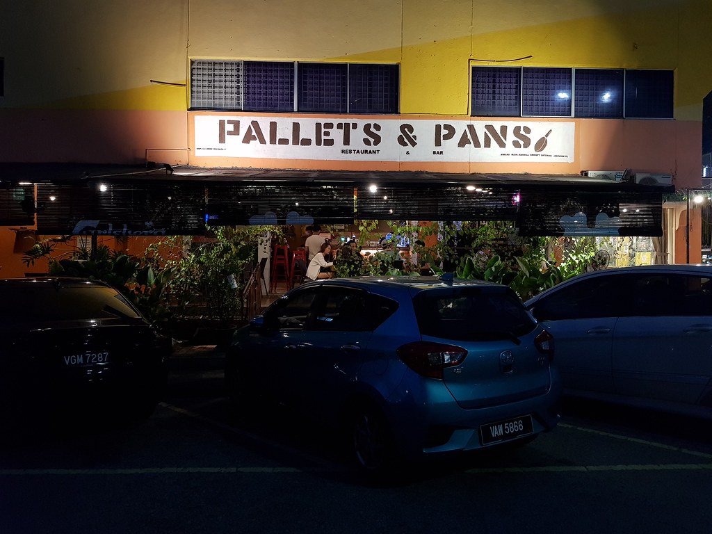 @ Pallets & Pans Restaurant and Bar SS22