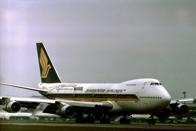9V-SQG Singapore Airlines Boeing 747-212B landing on runway 28R at London Heathrow