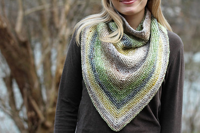 Gusty by Laura Aylor is a fun cowl designed for Noro Akari with its long colour runs and great yardage.