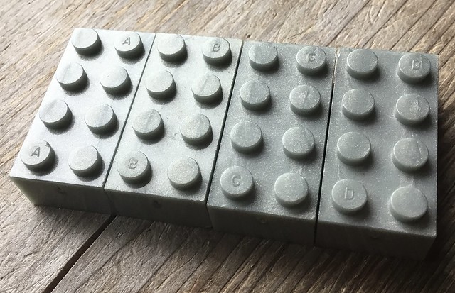 LEGO: Pearl silver test bricks