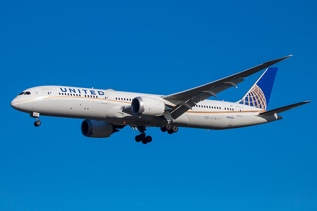 United Airlines - Boeing 787-9 Dreamliner N38950 @ London Heathrow