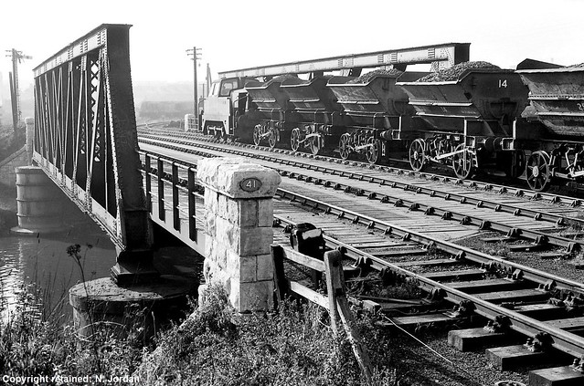 NCB-CMC042a-S.10180-1964, 'Ken No.67', (also '521-5331'), of Cadeby Main Colliery, crossing H&BR, Bridge No.41, over River Don Navigation, near Conisbrough-14-04-1970-A