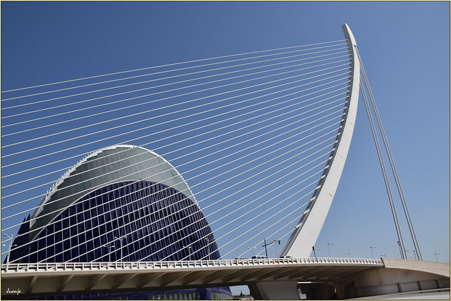 Puente del Azud del Oro y Ágora (Valencia, Com.Valenciana, España, 12-6-2021)