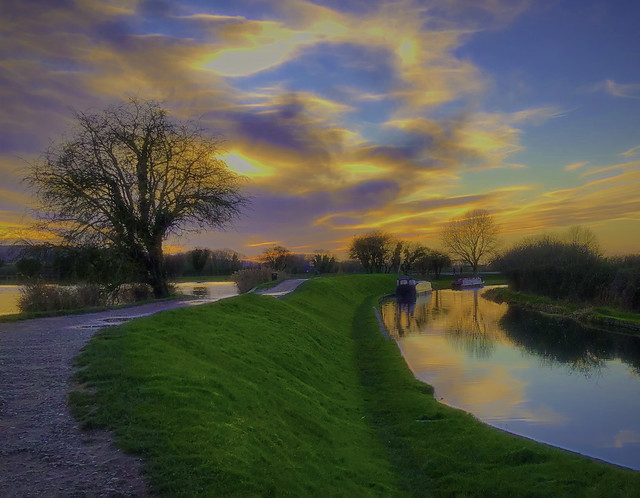The Grand Union Canal: Tring Lakes