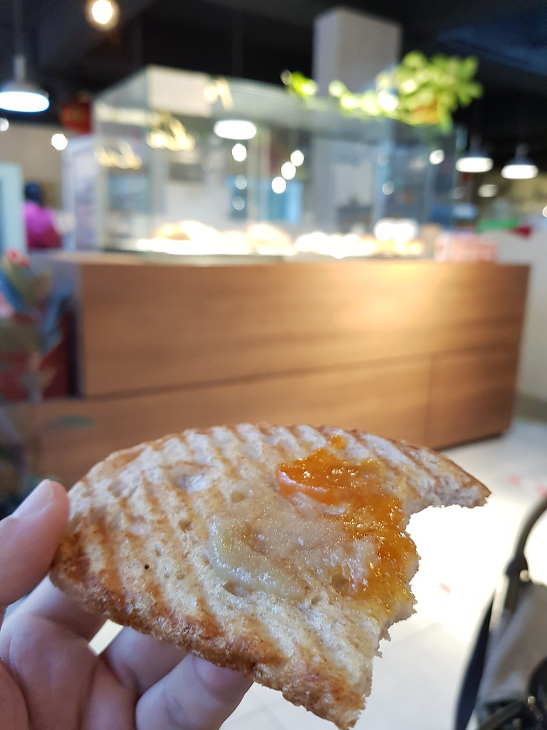 烤"酸麵包" Mix Toast $10 @ Yin's Sourdough Bakery and Cafe PJ Uptown