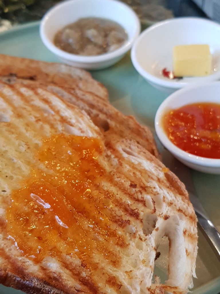 烤"酸麵包" Mix Toast $10 @ Yin's Sourdough Bakery and Cafe PJ Uptown
