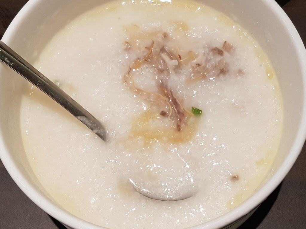 生滾艇仔粥 HK Style Teng Zai Porridge rm$9 @ 大茶店 Dai Cha Dim in Damen USJ1