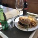 Podprůměrnými burger za 14 euro v Suppenkasper jídelně 