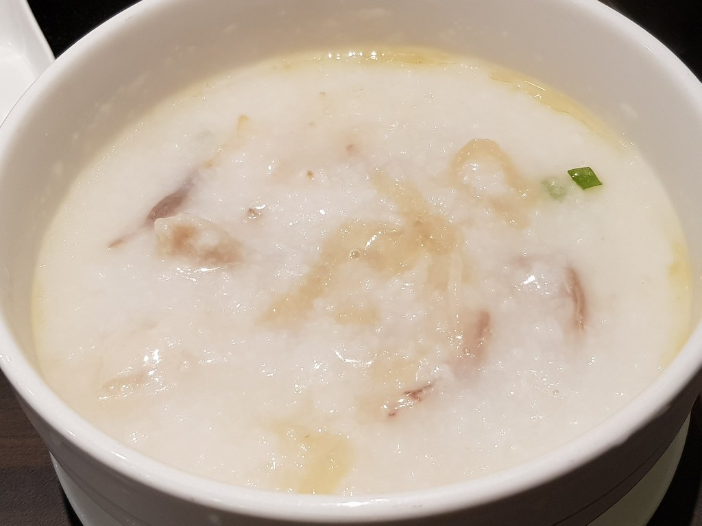 生滾艇仔粥 HK Style Teng Zai Porridge rm$9 @ 大茶店 Dai Cha Dim in Damen USJ1