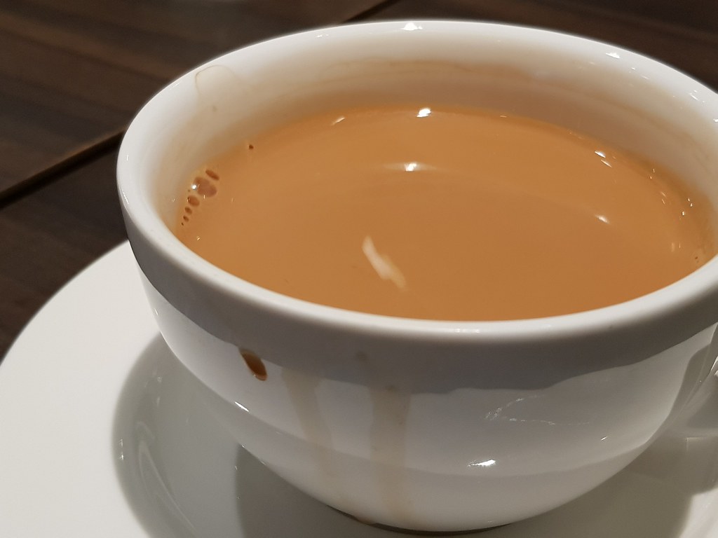 菠蘿包配奶油香港奶茶 Polo Bun butter & Milk tea rm$10.80 @ 大茶店 Dai Cha Dim in Damen USJ1