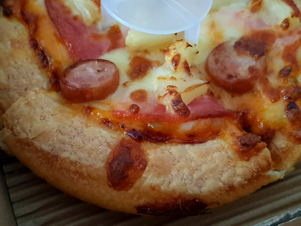 Personal Pizza (Hawaiian Chicken) Combo 個人披薩(夏威夷雞肉)套餐 rm$8 @ 必勝客 Pizza Hut in Damen USJ1