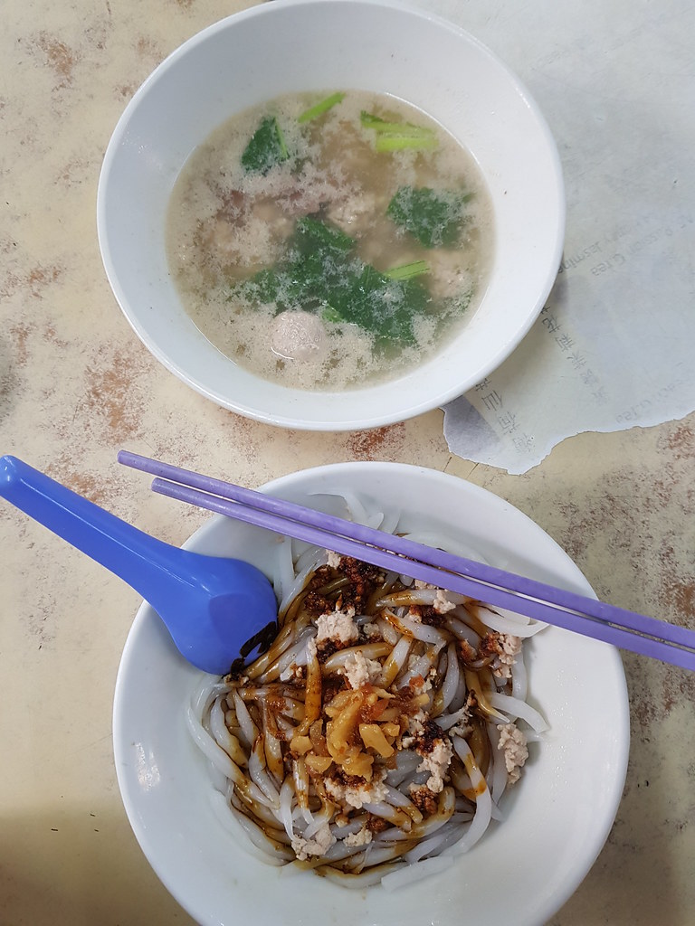干撈豬肉老鼠粉 Dry Pork Noodle rm$7 & 鴛鴦 Cham rm$2.40 @ 天添發飲食中心 Restaurant Ten Tien Fatt USJ8