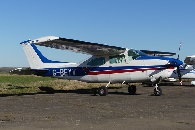 Cessna T210M Turbo Centurion II G-BEYV