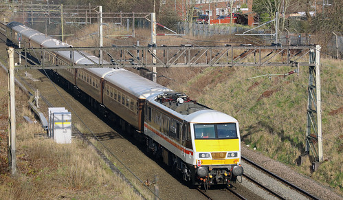 90 002 at Halton Junction (Runcorn) on 27th February 2022 | Flickr