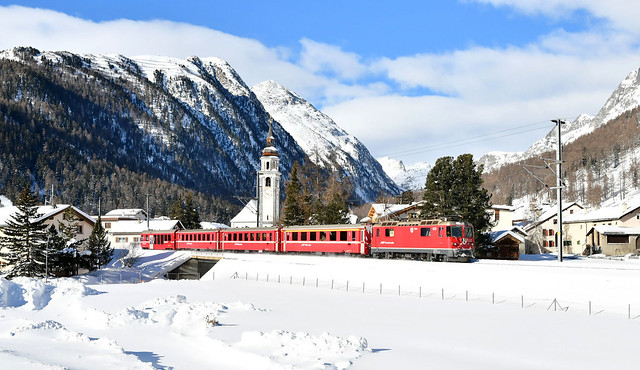 RhB Railway_RE1932_Bever, Switzerland_080222_01