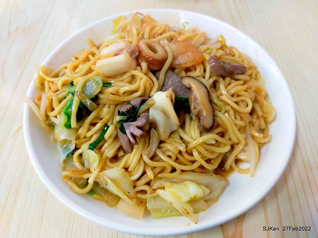 (台北六條通美食)「吳師大眾飯店」(Hot fried dishes, noodle & soup store), Taipei, Taiwan, SJKen, Feb 27, 2022.